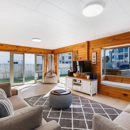 Villa The Iconic Kiwi Bach, Full Site Downtown Mount Mount Maunganui Esterno foto