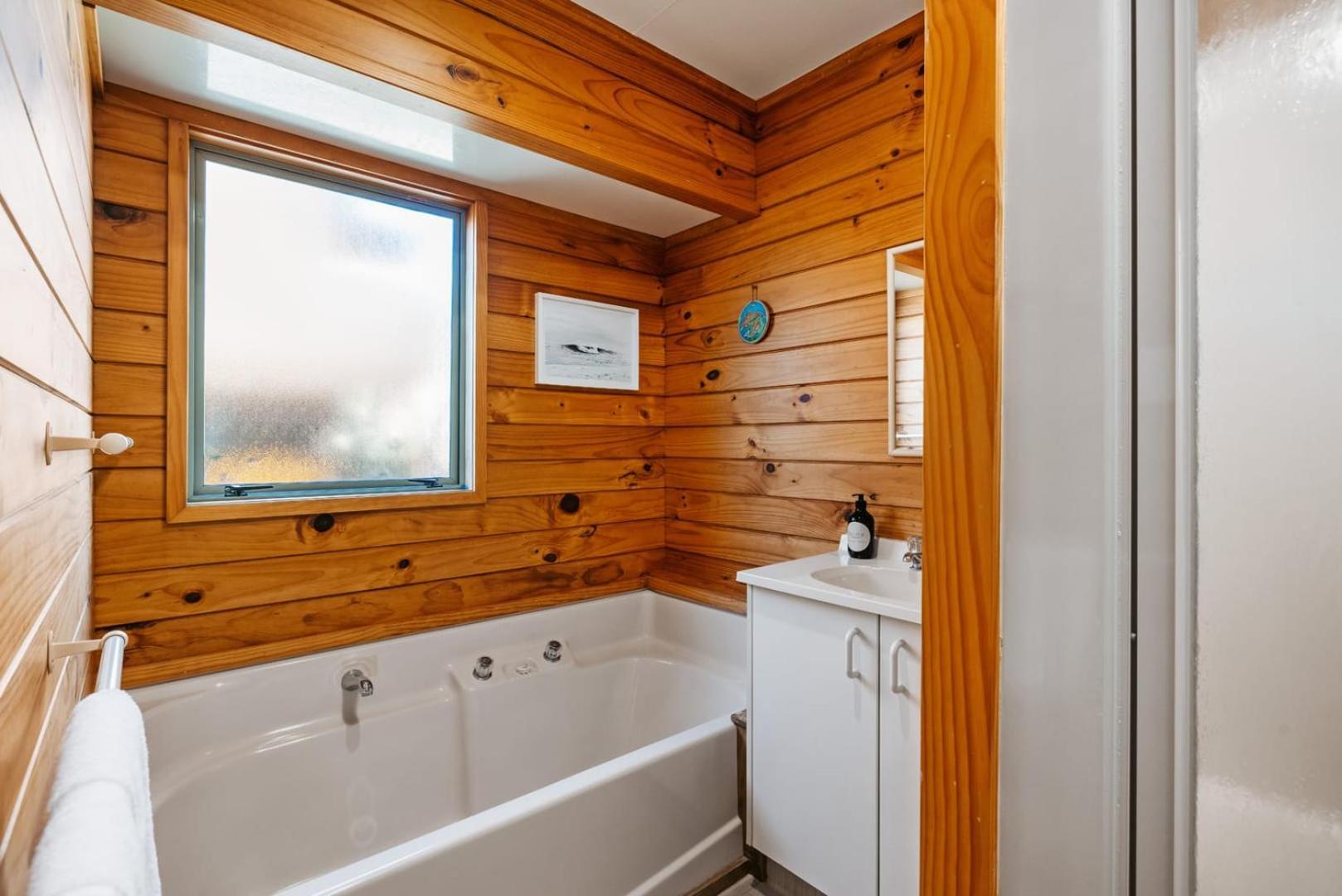 Villa The Iconic Kiwi Bach, Full Site Downtown Mount Mount Maunganui Esterno foto