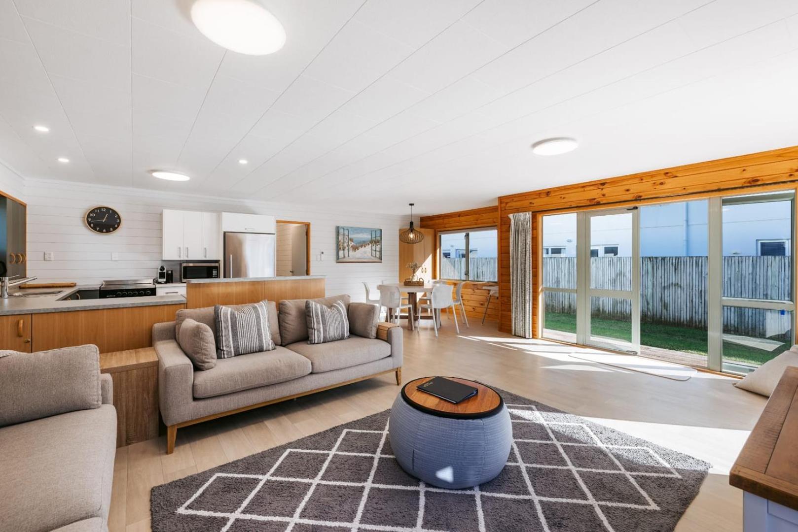 Villa The Iconic Kiwi Bach, Full Site Downtown Mount Mount Maunganui Esterno foto