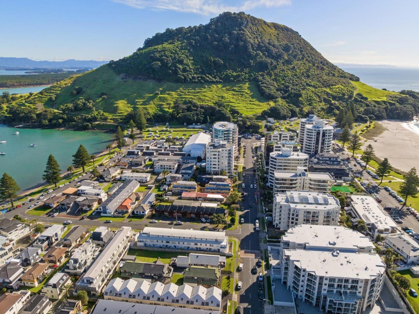 Villa The Iconic Kiwi Bach, Full Site Downtown Mount Mount Maunganui Esterno foto